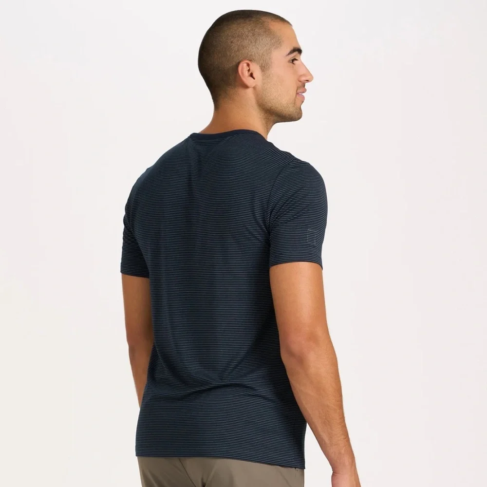 VUORI Linear Tech Tee MENS SIZE MEDIUM BLUE - Picture 3 of 10